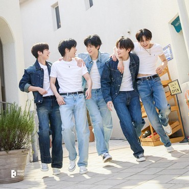 Lirik Lagu Love Language - TXT