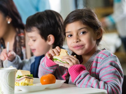 Benarkah Makanan yang Dikonsumsi Anak Memengaruhi Karakternya?
