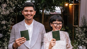 Tak Hanya Luna Maya, Asri Welas Juga Ikut Andil di Busana Pernikahan Aci Resti