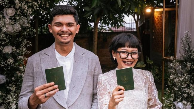 Tak Hanya Luna Maya, Asri Welas Juga Ikut Andil di Busana Pernikahan Aci Resti