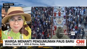 VIDEO: Warga Menanti Pengumuman Paus Baru
