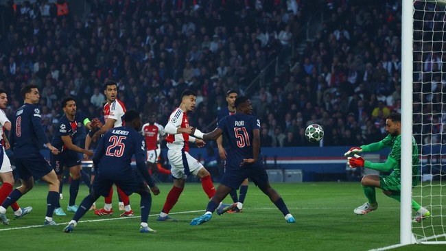 Donnarumma Jago Banget Mikel Arteta dan para pemain Arsenal dibuat frustrasi dengan penampilan apik kiper PSG Gianluigi Donnarumma usai The Gunners gagal ke final Liga Champions.