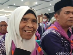 446 Calhaj Tasikmalaya Kloter 16 Mulai Diberangkatkan