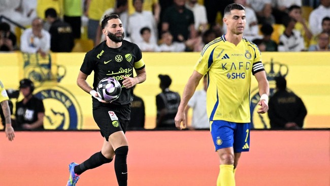 Benzema Cetak Gol, Ronaldo Cs Kalah Dramatis Keributan antarpemain, Ronaldo salto hingga Benzema cetak gol warnai kekalahan dramatis Al Nassr dari Al Ittihad, Kamis (8/5) dini hari WIB.