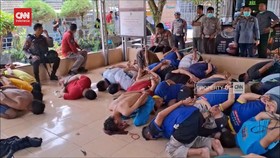 VIDEO: Petugas Rahasia HP, Lapas Narkotika Musi Rawas Rusuh