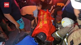 VIDEO: Kebakaran di Pademangan,  Ayah dan Anak Tewas. Ibu Luka Bakar