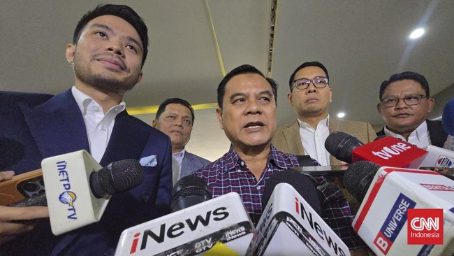 Jokowi Siap Diperiksa Bareskrim di Kasus Dugaan Ijazah Palsu Presiden Jokowi siap diperiksa Bareskrim terkait dugaan ijazah palsu. Pengacara menyatakan dukungan penuh terhadap penyelidikan yang berlangsung.