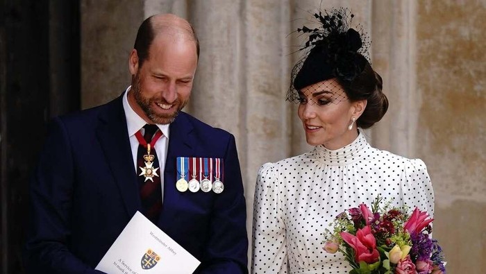 img-title Fashion Statement Kate Middleton saat VE Day, Kenang Lady Diana dan Ratu Elizabeth II