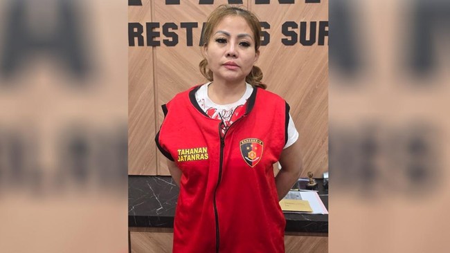 Pengusaha Jan Hwa Diana pemilik CV Sentoso Seal yang diduga menahan ijazah puluhan karyawannya terancam 5,5 tahun penjara buntut kasus perusakan.
