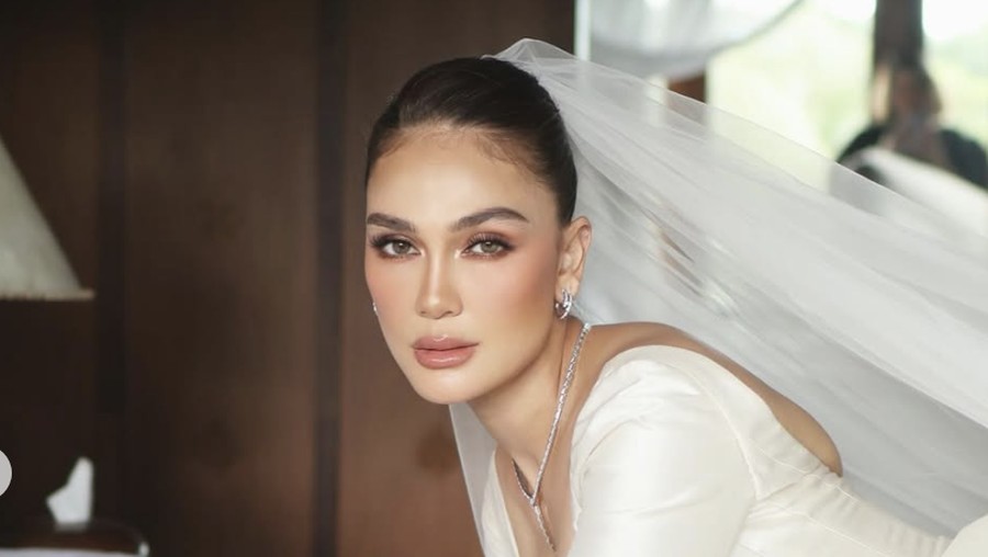 Luna Maya di resepsi pernikahan kedua