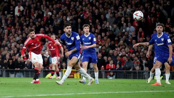 Berita Olahraga Terkini CNN Sport : FOTO: MU Pesta Gol, Satu Langkah Menuju Liga Champions