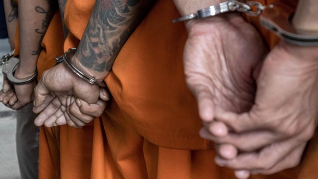 Polda Jateng melaksanakan operasi pemberantasan premanisme, menangkap 134 pelaku balap liar, 131 juru parkir liar, dan 59 pengamen.