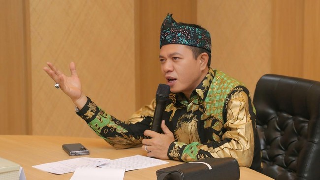 Bupati KDS Luncurkan Program Sertifikasi Tanah Masjid-Madrasah Gratis Setelah pemberian sertifikat tanah gratis, Pemkab Bandung akan menyediakan PBG gratis, menyusul kemudian PBB turut digratiskan.