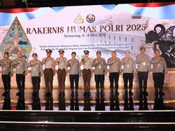 Kabidhumas Polda Metro Raih 2 Penghargaan di Rakernis Humas Polri