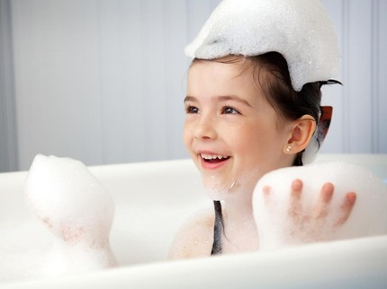 4 Pilihan Sabun Mandi Anak, Wangi Tahan Lama dan Lembut untuk Kulit Si Kecil