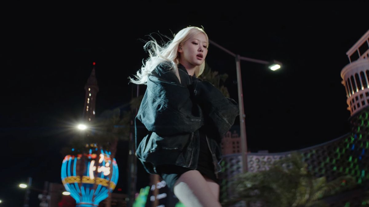 Rose BLACKPINK Terobsesi Cinta dalam Messy, Soundtrack Film F1