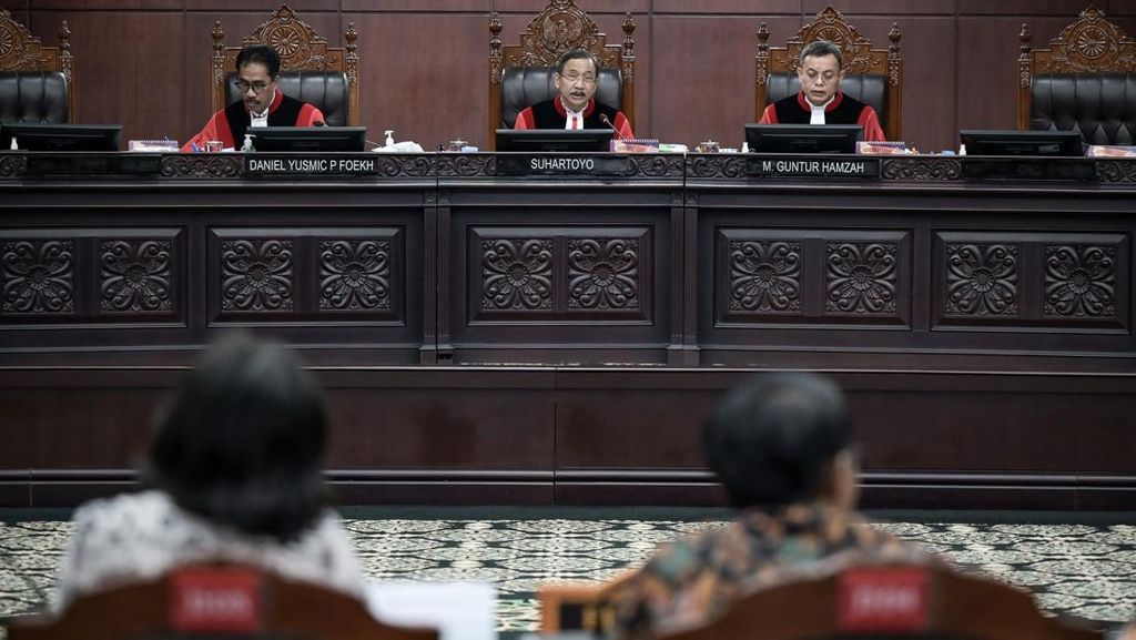 MK Perintahkan Revisi UU Tentang Uang Pensiun Anggota DPR