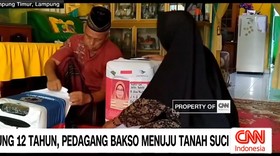 VIDEO: Nabung 12 Tahun, Pedagang Bakso Menuju Tanah Suci