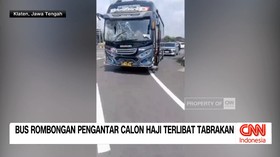 VIDEO: Bus Rombongan Pengantar Calon Haji Tabrak 2 Minibus