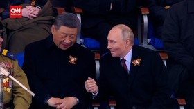 VIDEO: Keakraban Putin dan Xi Jinping di Parade Hari Kemenangan PD II