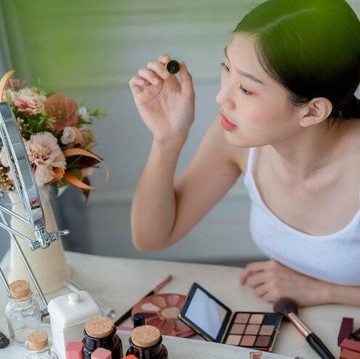 5 Prediksi Tren Kecantikan Musim Panas 2025 dari Para Makeup Artist Ternama