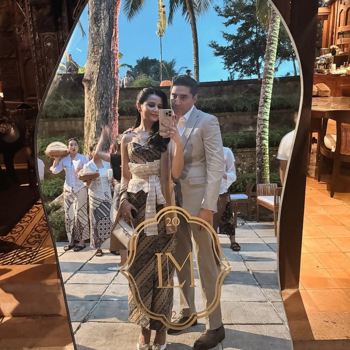 <p>Terbaru, keduanya terlihat membagikan kebersamaan kala menghadiri undangan pernikahan Luna Maya dan Maxim di Bali, Keduanya nampak serasi mengenakan busana bernuasan earth tone. (Foto: Instagram@yunitasiregar)</p>