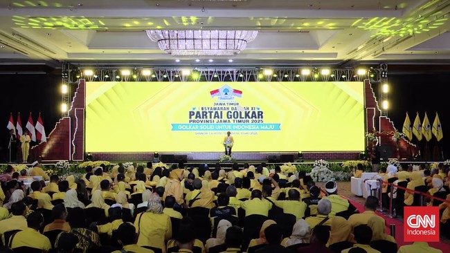 Bahlil Goda Emil Dardak dan Eri Cahyadi Bergabung ke Golkar Ketua Umum Golkar Bahlil Lahadalia 'menggoda' Wakil Gubernur Jawa Timur Emil Elestianto Dardak dan Wali Kota Eri Cahyadi, untuk bergabung ke partainya.