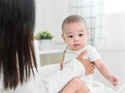 6 Cara Menghilangkan Cegukan pada Bayi, Kenali Juga Tanda Harus Waspada