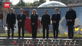 VIDEO: Zelensky Sambut Pemimpin Inggris Hingga Prancis di Ukraina