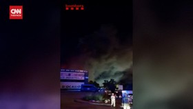 VIDEO: Momen Kebakaran Industri di Barcelona Timbulkan Awan Beracun