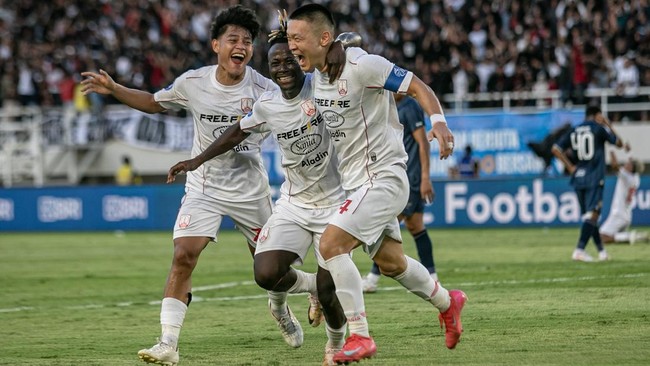 Sikat PSBS, Persis Menjauh dari Zona Degradasi Persis Solo menang 2-0 atas PSBS Biak dalam laga Liga 1 pekan ke-32 di Stadion Lukas Enembe, Jayapura, Minggu (11/5) siang.