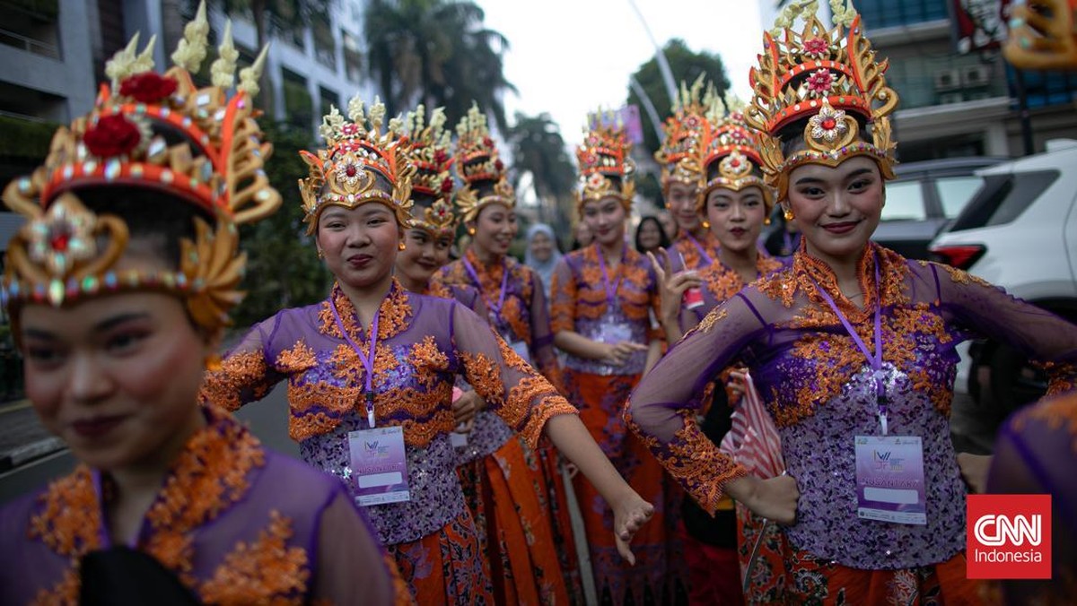 FOTO: Semarak Penuh Warna Indonesia World Dance Festival 2025