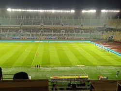 Hujan Reda, Laga Persebaya Vs Semen Padang Dilanjutkan Lagi