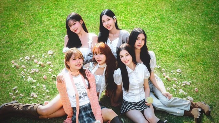 img-title Setelah 2 Tahun Bubar, MOMOLAND Siap Guncang Panggung K-Pop Lagi dengan Agensi Baru