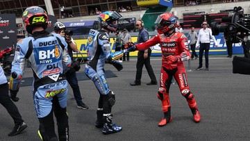 Berita Panas dari Dunia Sport CNN : Momen Aldeguer Tabrak Marquez Usai Sprint Race MotoGP Prancis