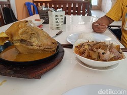 Mencicip Gulai Kepala Kambing Utuh Hot Plate di Purwokerto