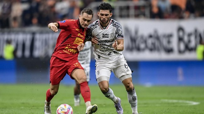 Persija Jakarta mencetak rekor sempurna saat bermain di Jakarta International Stadium (JIS) musim ini usai menang 3-0 atas Bali United di Liga 1, Sabtu (10/5).
