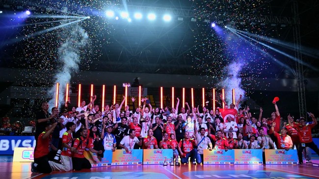 Tampil Perkasa, Jakarta Pertamina Enduro Juara Proliga 2025 Jakarta Pertamina Enduro berhasil meraih gelar Juara Grand Final Proliga 2025 setelah menaklukkan Popsivo Polwan dengan skor telak 3-0 di partai final.