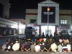 Video: 78 Remaja Geng Motor di Makassar Diamankan, Puluhan Liter Miras Disita