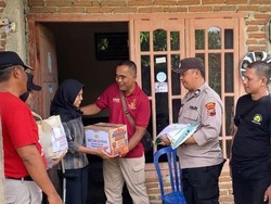 Polres Kebumen Salurkan Bantuan Sembako kepada Warga Disabilitas