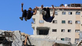 FOTO: Semangat Pemain Parkour Gaza: 'Saat Melompat Saya Merasa Hidup'