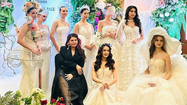 Dita Celine Hadirkan Koleksi Istimewa Lewat Fashion Show Blooming in Love