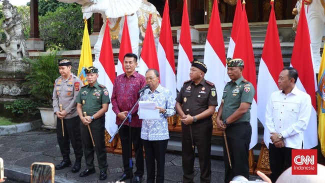 Gubernur Bali Koster bakal menindak tegas ormas nan terlibat premanisme dan kekerasan.