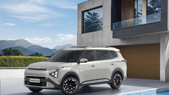 New Kia Carens Clavis Meluncur, Ada 10 Perubahan Nomenklatur Clavis menjadi varian tertinggi Kia Carens yang hadir dengan fitur lebih lengkap.