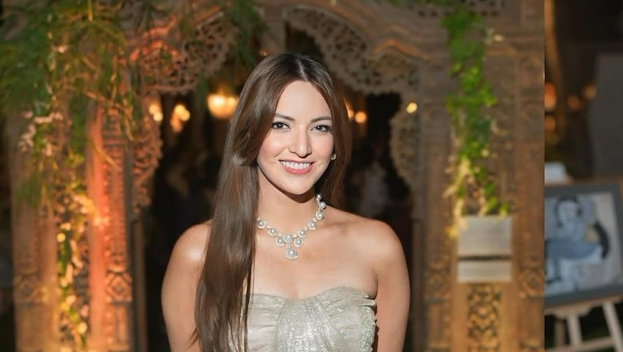Nia Ramadhani di pernikahan Luna Maya dan Maxime Bouttier&period;
