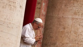 FOTO: Paus Leo XIV Serukan Perdamaian di Gaza