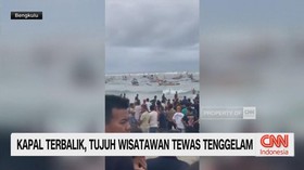 VIDEO: Kapal Terbalik, Tujuh Wisatawan Tewas Tenggelam