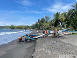 Abrasi Pantai Kian Parah, Nelayan Batukaras Pangandaran Resah