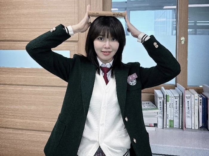 Choi Sooyoung atau Sooyoung mengawali karier di dunia hiburan sebagai seorang idol K-Pop sejak usia remaja./ foto: instagram.com/sooyoungchoi
