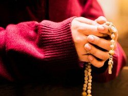 Doa Rosario Hari Ini Jumat, 27 Juni: Peristiwa Kristus Wafat di Kayu Salib